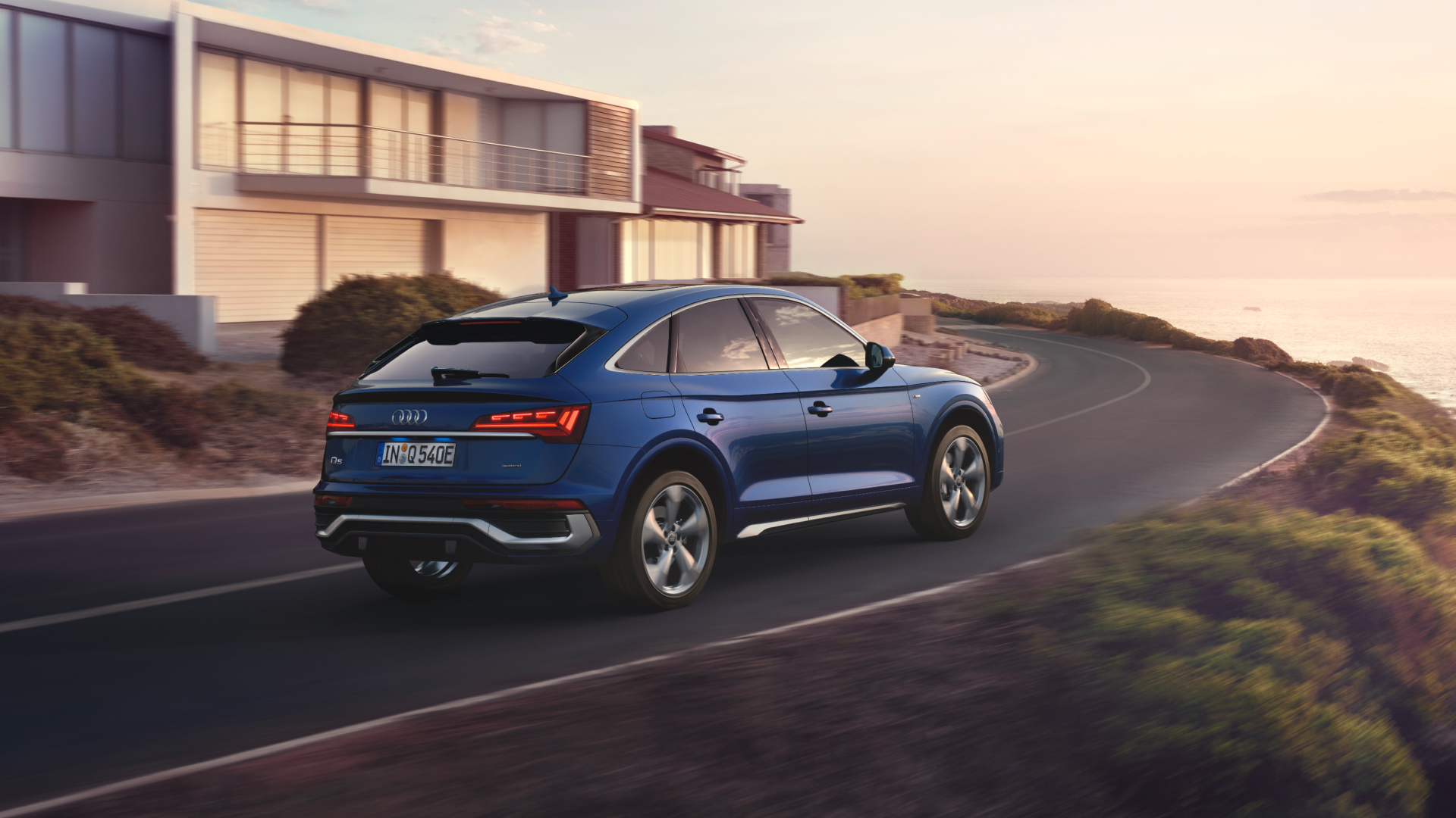 Les véhicules hybrides rechargeables existent aussi dans la gamme SUV. En photo, le Q5 Sportback TFSI e de la marque Audi. © Audi