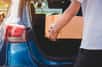 Après le succès du covoiturage, se développe le petit frère inspiré du même modèle mais dédié à la livraison de colis : le cotransportage.