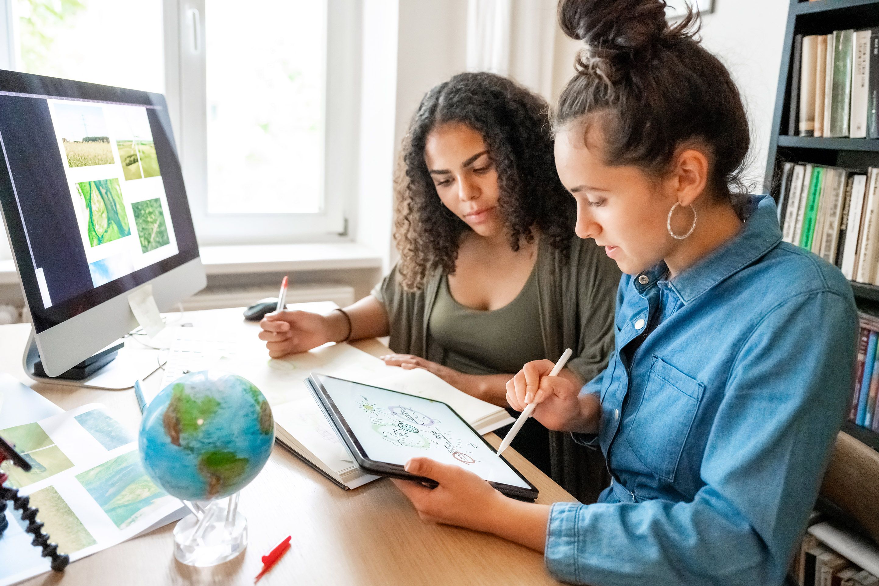 Les jeunes actifs veulent exercer un métier qui prend en compte les enjeux écologiques et qui soit respectueux de l’environnement. © Golero, Getty Images